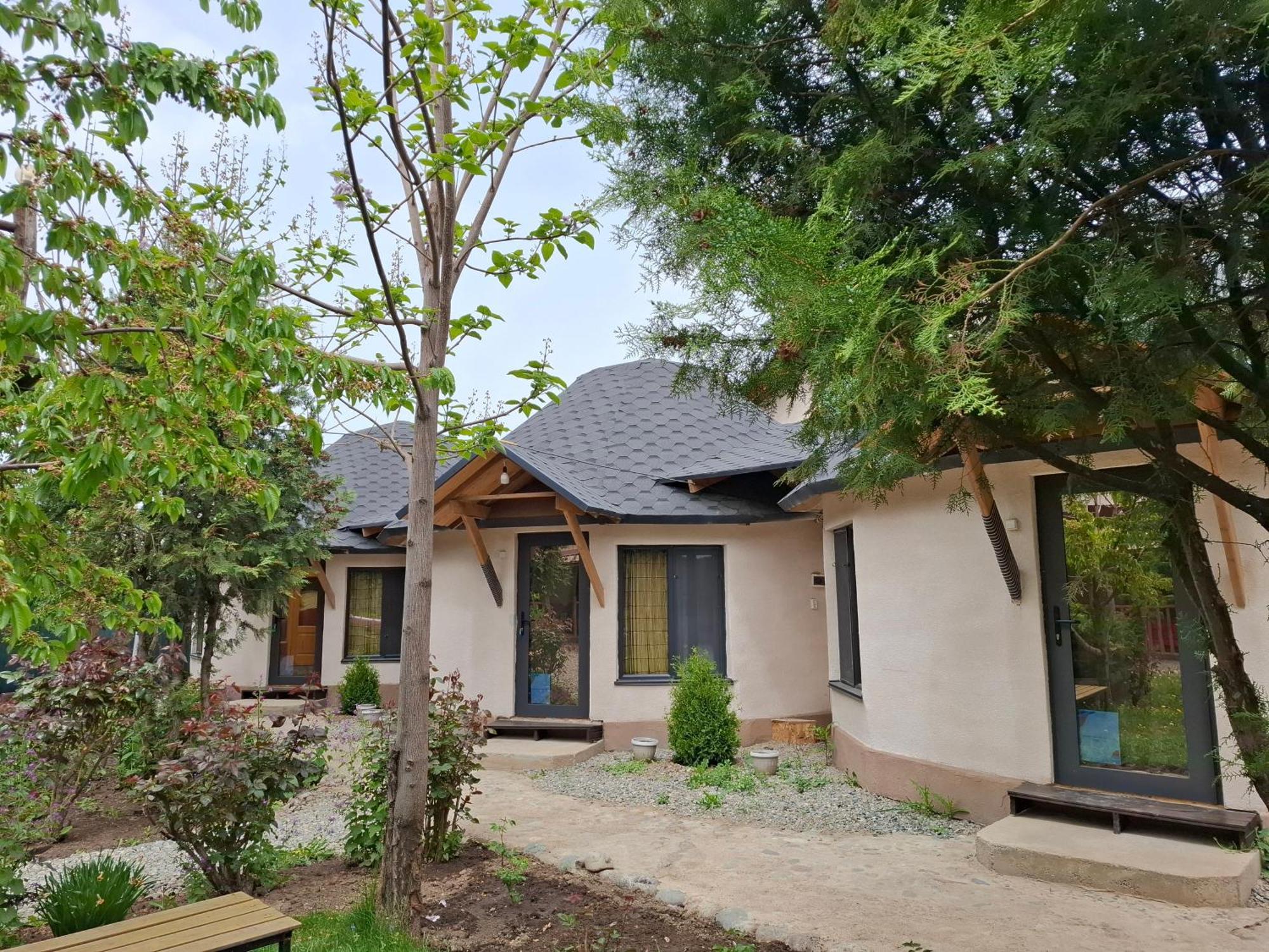Happy Nomads Yurts & Hostel Karakol Dış mekan fotoğraf