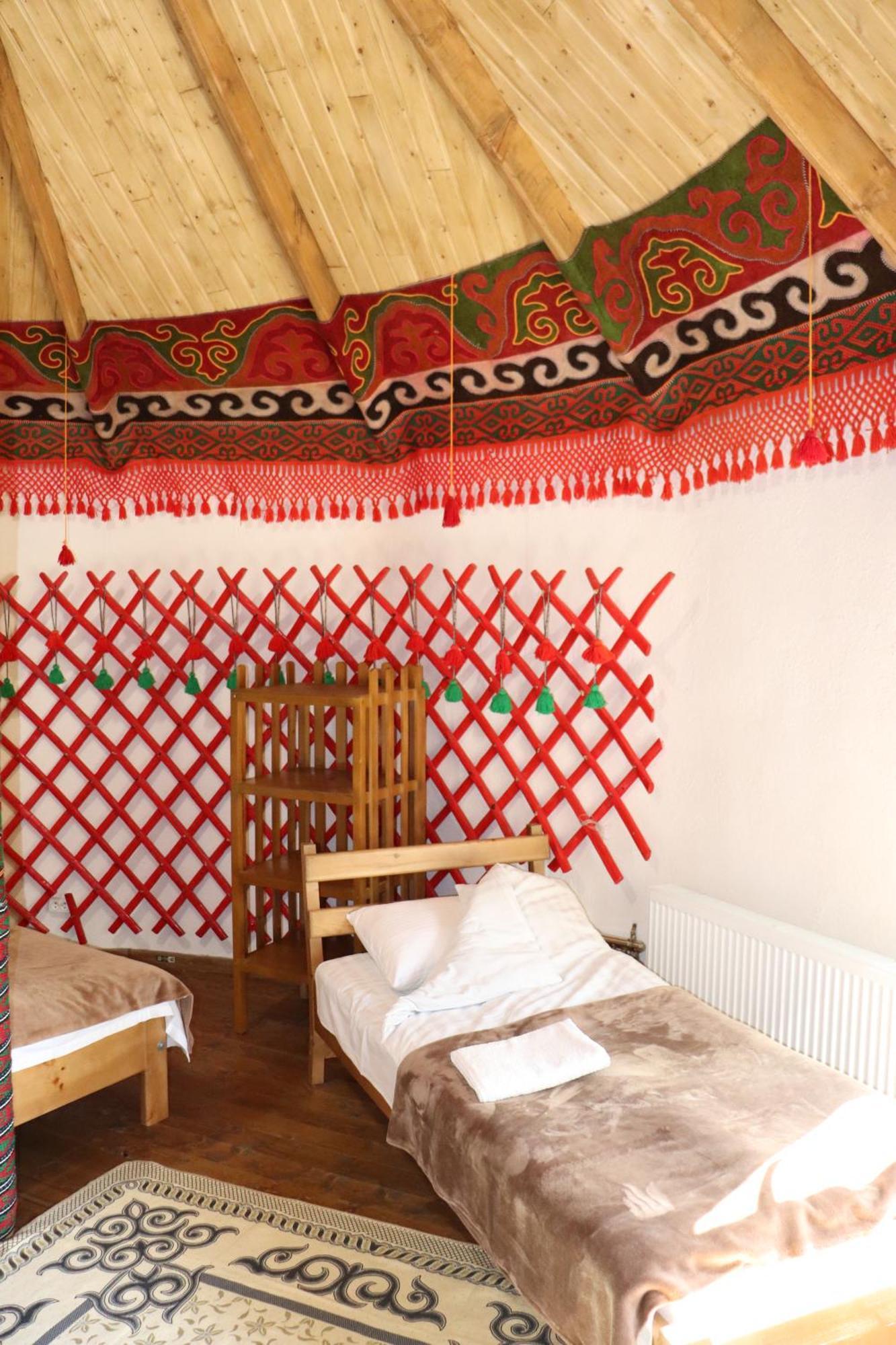 Happy Nomads Yurts & Hostel Karakol Dış mekan fotoğraf