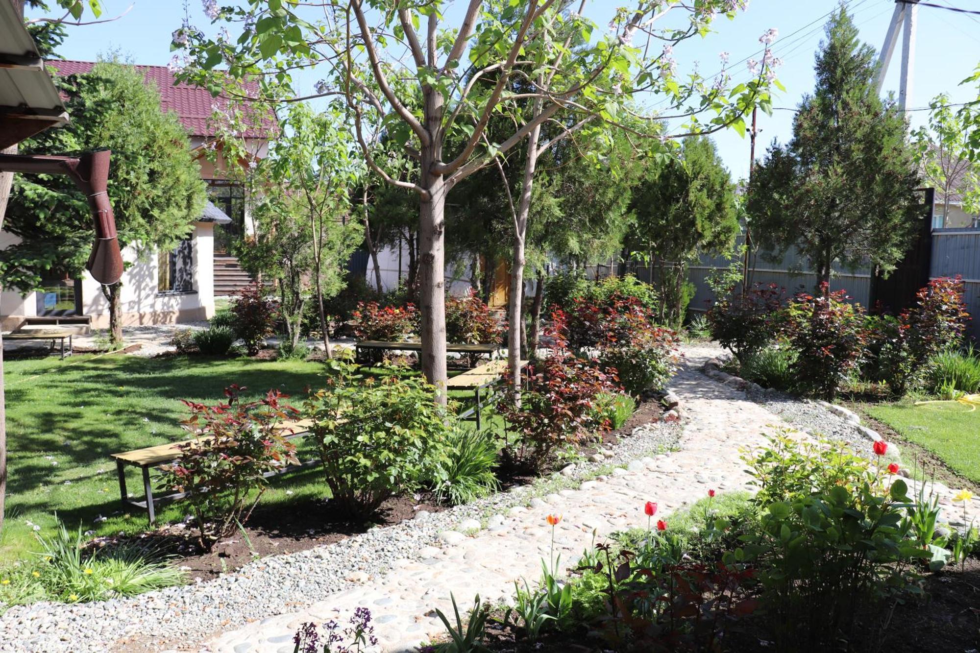 Happy Nomads Yurts & Hostel Karakol Dış mekan fotoğraf